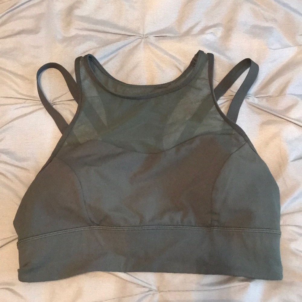 Lululemon high neck sports bra NWOT